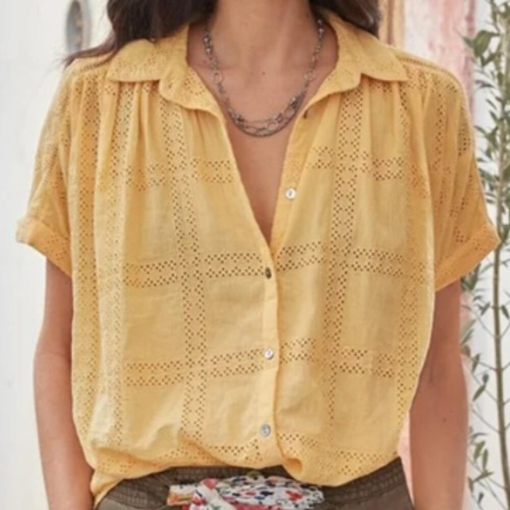 Sundance Oversized Yellow Eyelet Short Sleeve Top